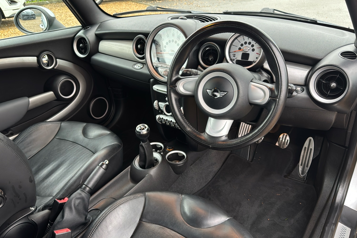 Used MINI Convertible 2010 for sale - 77361625: Photo 10