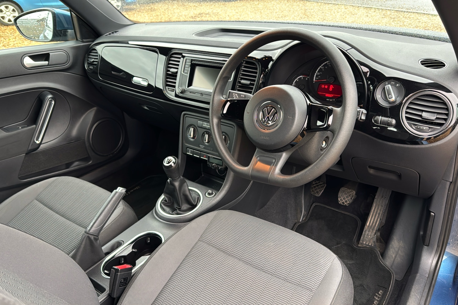 Used Volkswagen Beetle 2016 for sale - 76805216: Photo 10