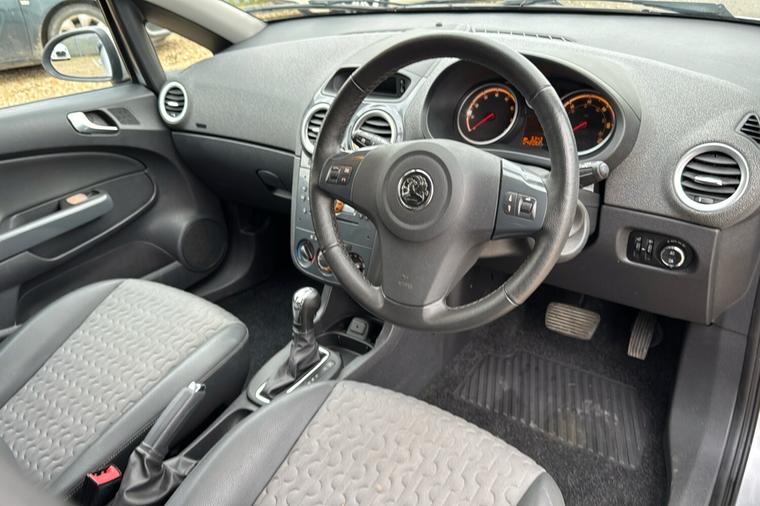 Used Vauxhall Corsa 2011 for sale - 78075228: Photo 10