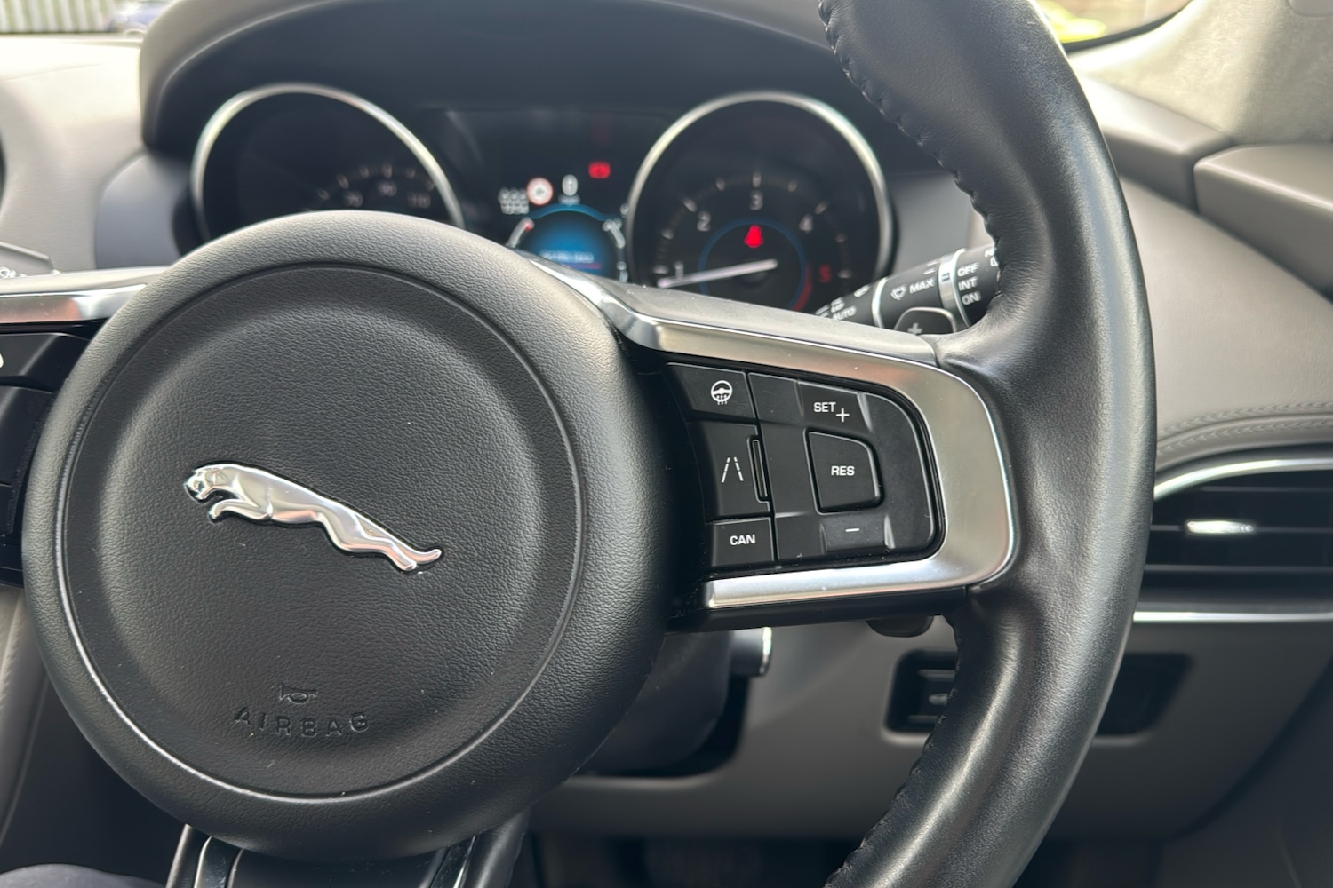 Used Jaguar F-Pace 2020 for sale - 77500733: Photo 17