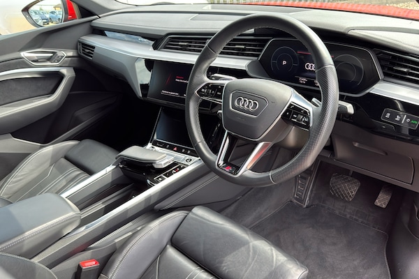 Used Audi e-tron 2022 for sale - 76298225: Photo 10