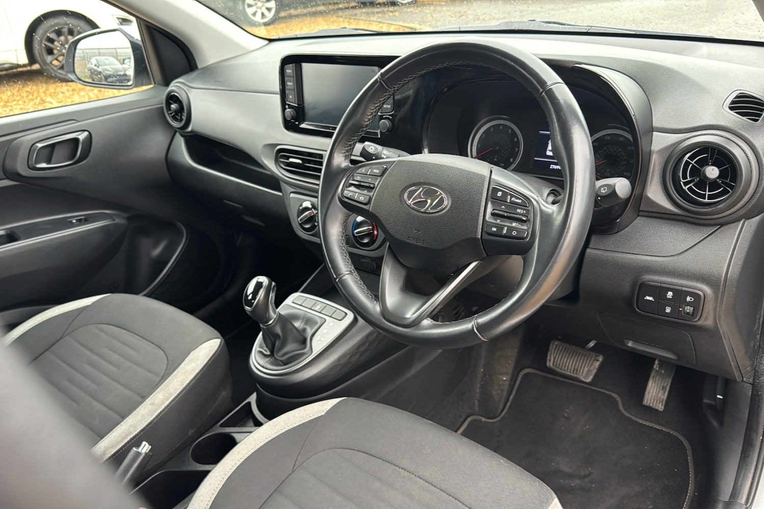 Used Hyundai i10 2022 for sale - 76968236: Photo 10