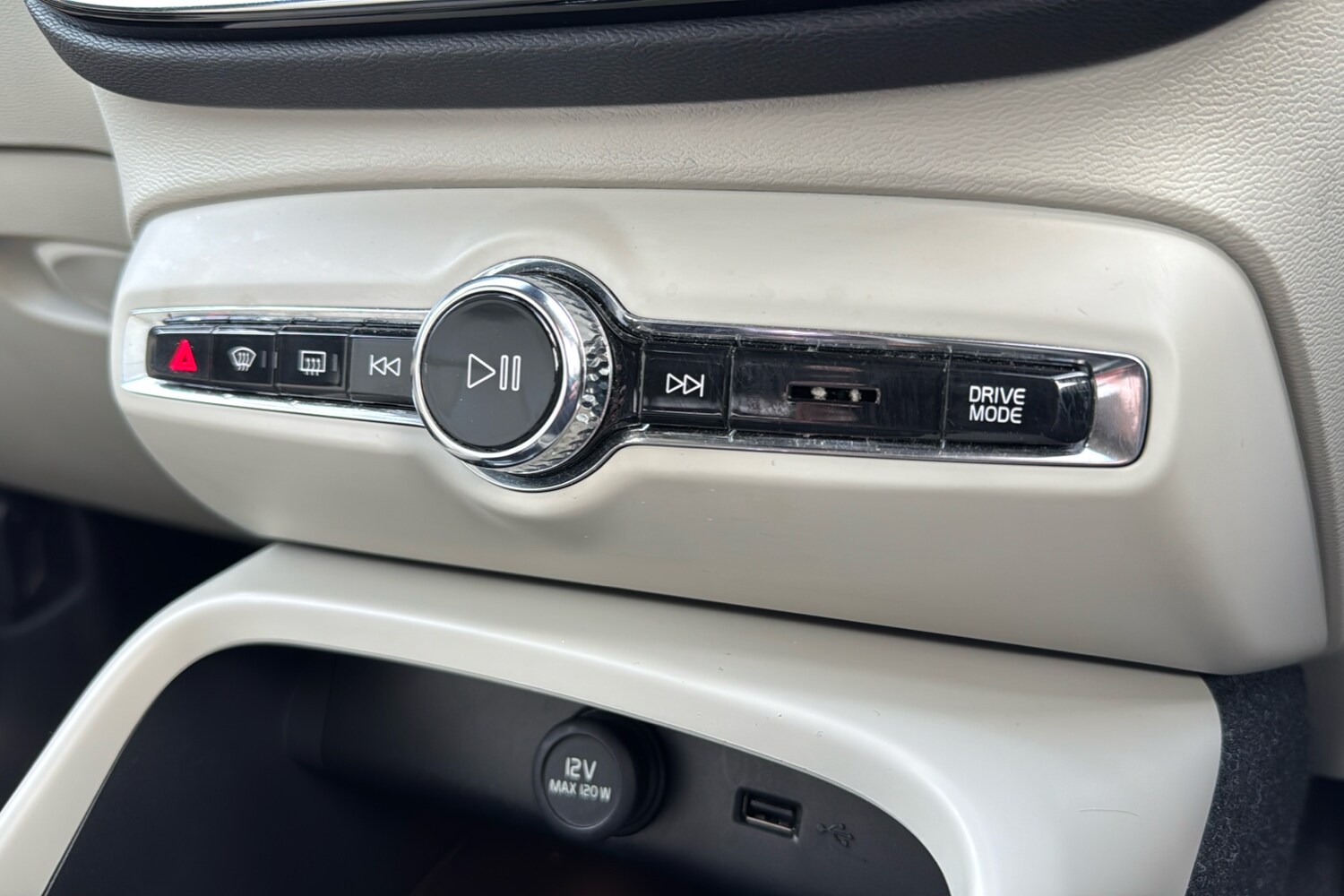 Used Volvo XC40 2020 for sale - 77744121: Photo 15