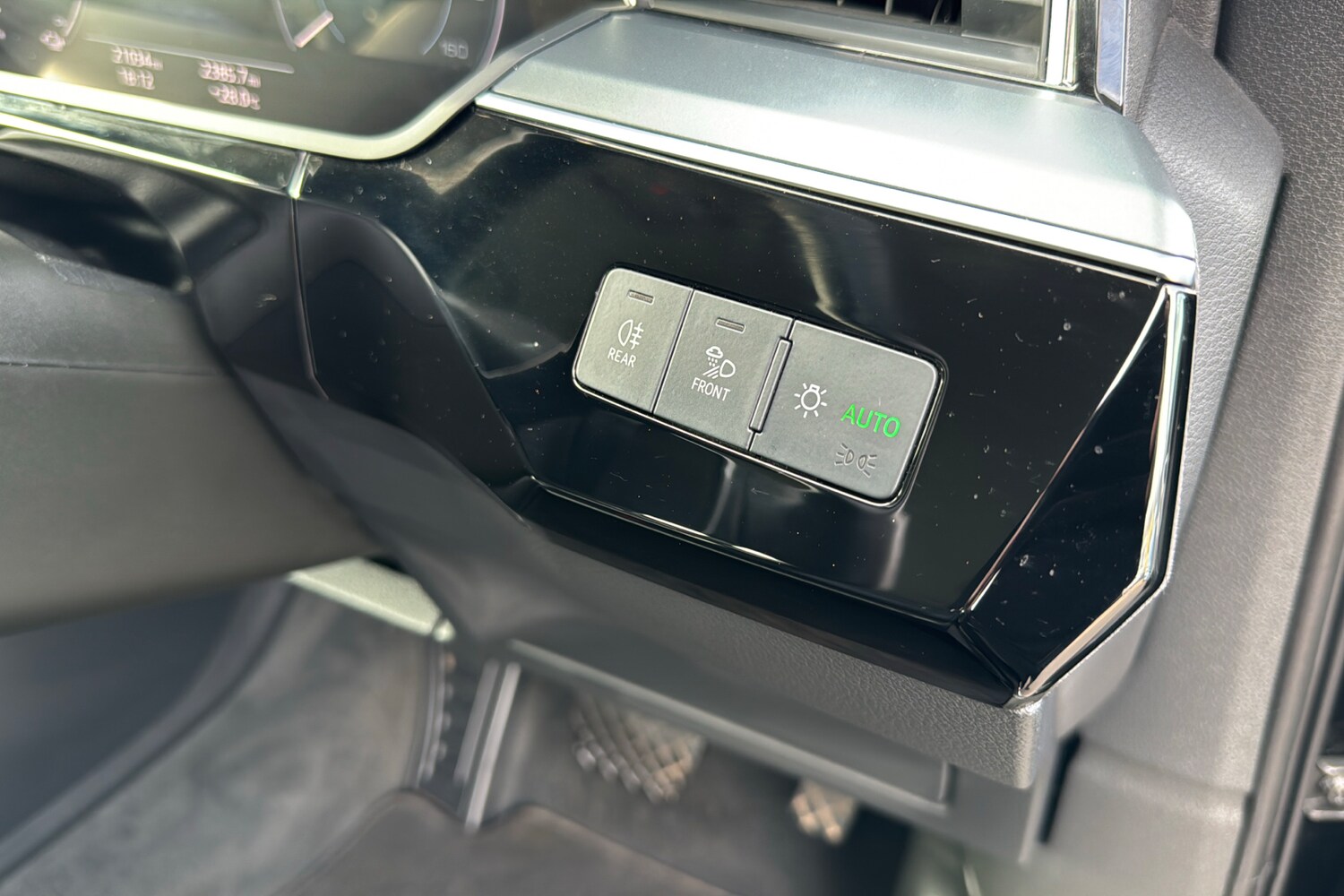 Vehicle 28