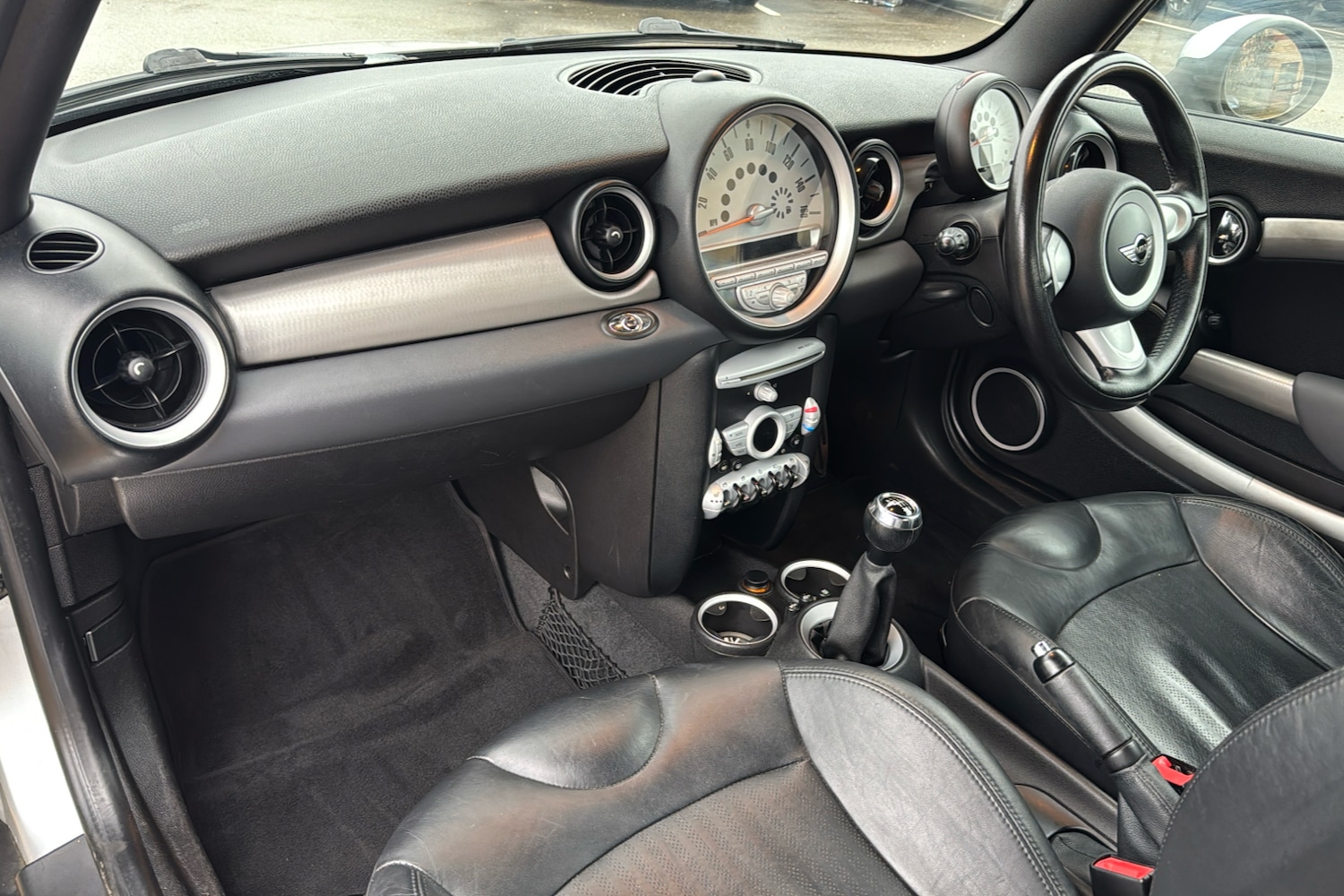 Used MINI Convertible 2010 for sale - 76978981: Photo 11