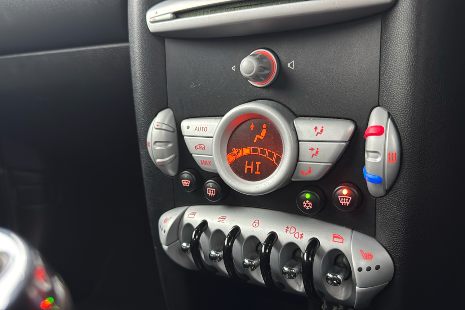 Used MINI Convertible 2010 for sale - 76978981: Photo 15