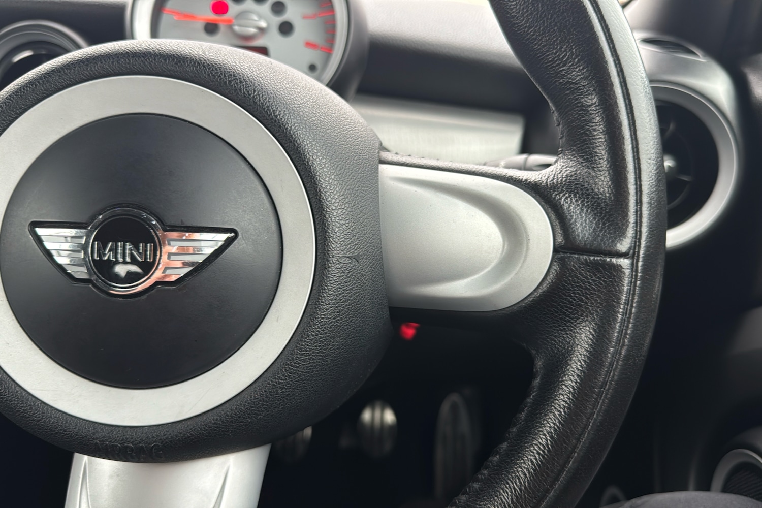 Used MINI Convertible 2010 for sale - 76978981: Photo 17