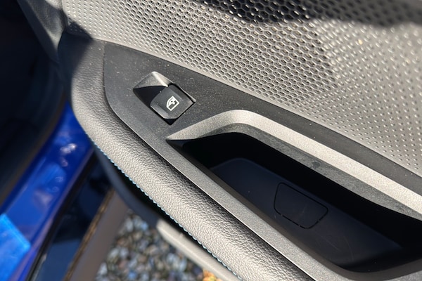 Used BMW i4 2022 for sale - 73432229: Photo 32