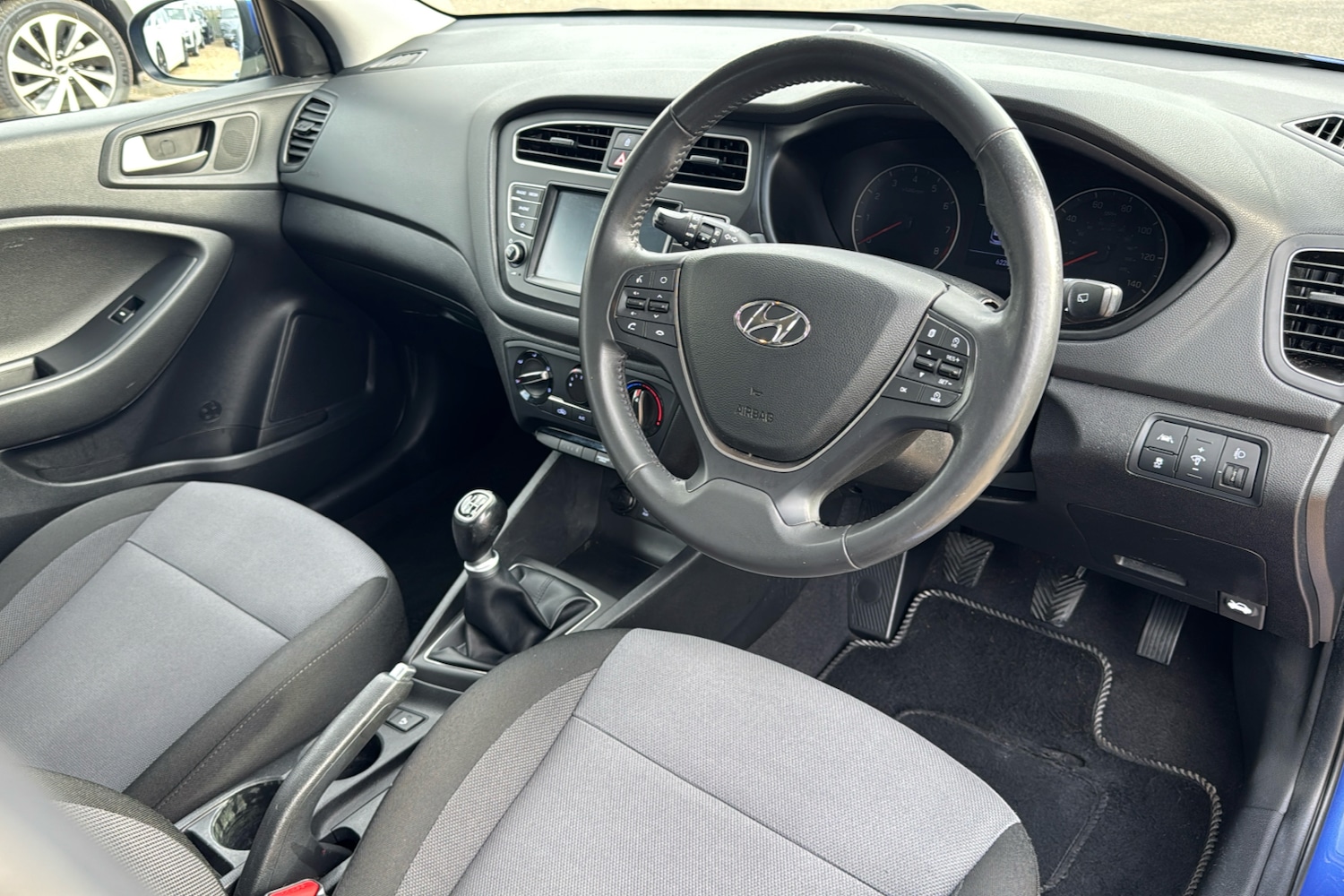 Used Hyundai i20 2018 for sale - 76968230: Photo 10