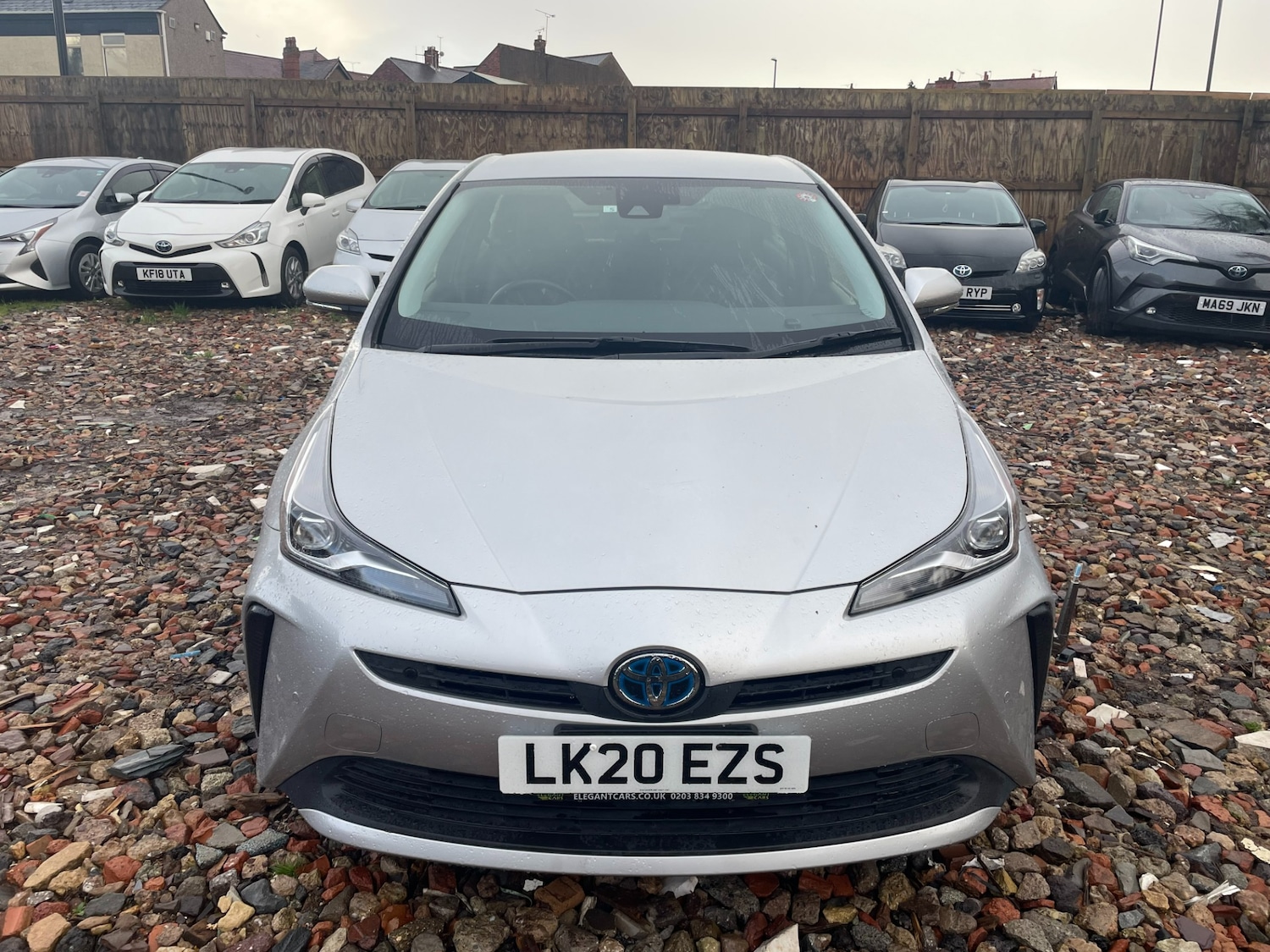 Used Toyota Prius 2023 for sale - 77688615: Photo 2