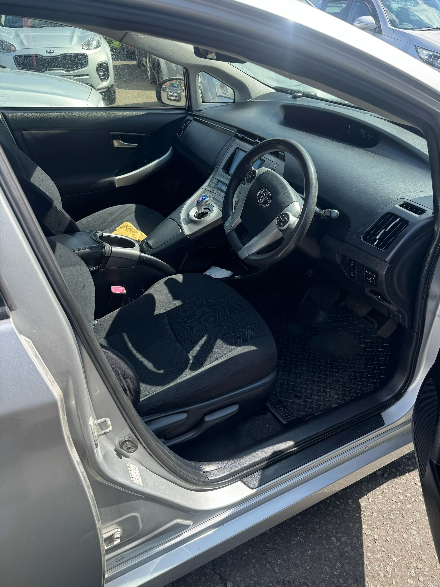 Used Toyota Prius 2015 for sale - 77691152: Photo 2