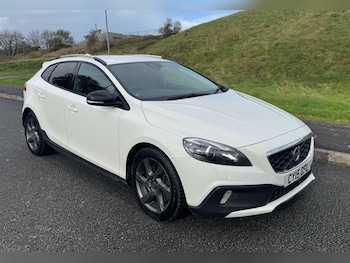 Used Volvo V40 2015 for sale - 76413851: Photo