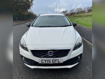 Used Volvo V40 2015 for sale - 76413851: Photo