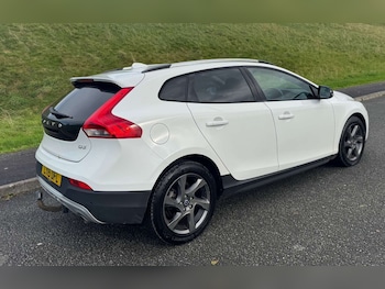 Used Volvo V40 2015 for sale - 76413851: Photo