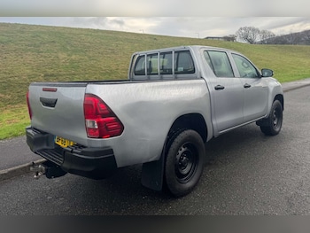 Used Toyota Hilux 2018 for sale - 76663717: Photo