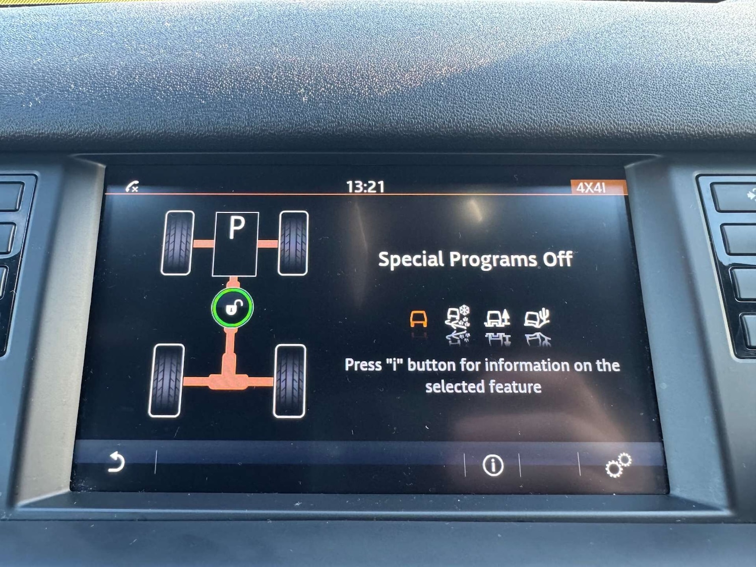 Used Land Rover Discovery Sport 2017 for sale - 76968506: Photo 18