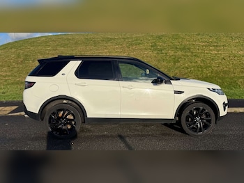 Used Land Rover Discovery Sport 2017 for sale - 76968506: Photo