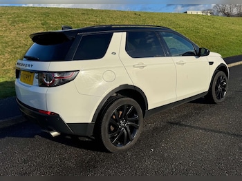 Used Land Rover Discovery Sport 2017 for sale - 76968506: Photo