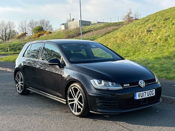 Volkswagen - Golf