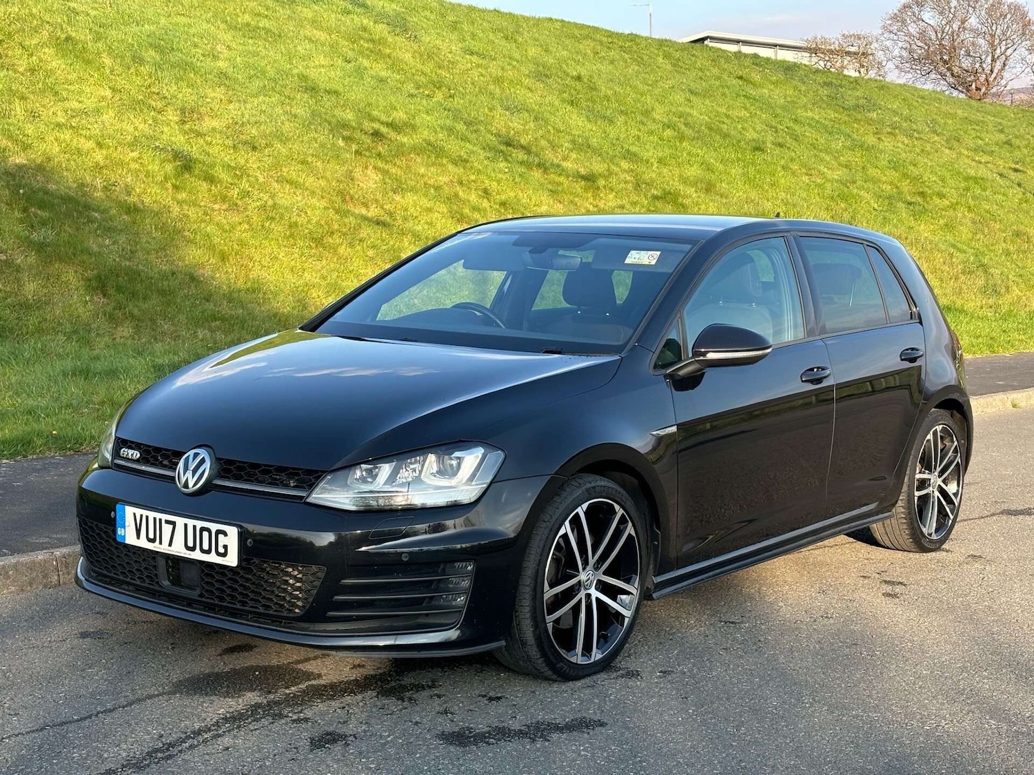 Used Volkswagen Golf 2017 for sale - 76734657: Photo 2