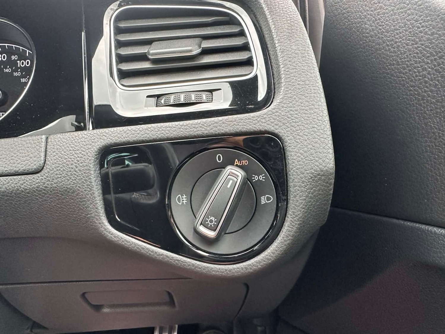 Used Volkswagen Golf 2018 for sale - 77760750: Photo 16