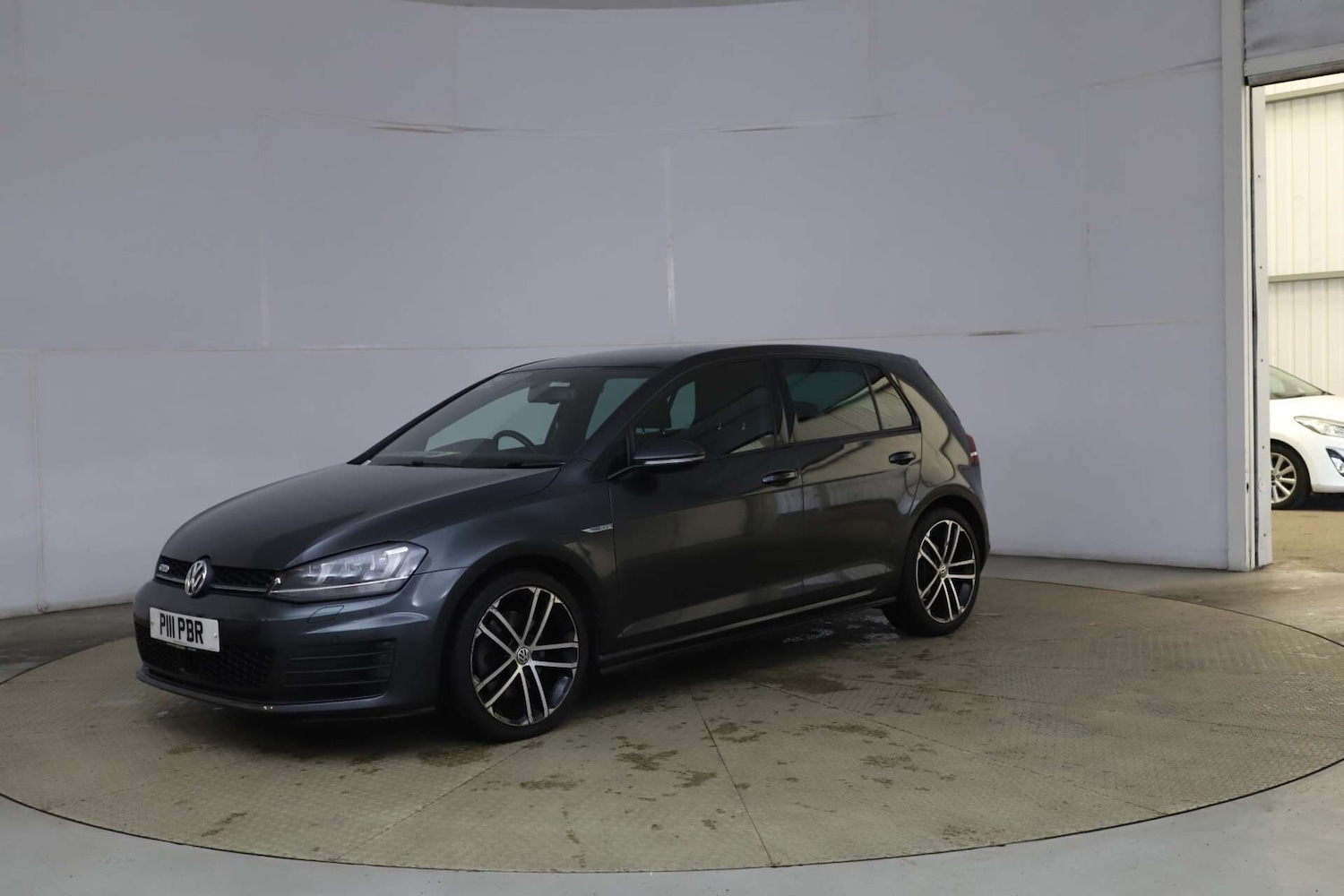 Used Volkswagen Golf 2014 for sale - 76205829: Photo 2
