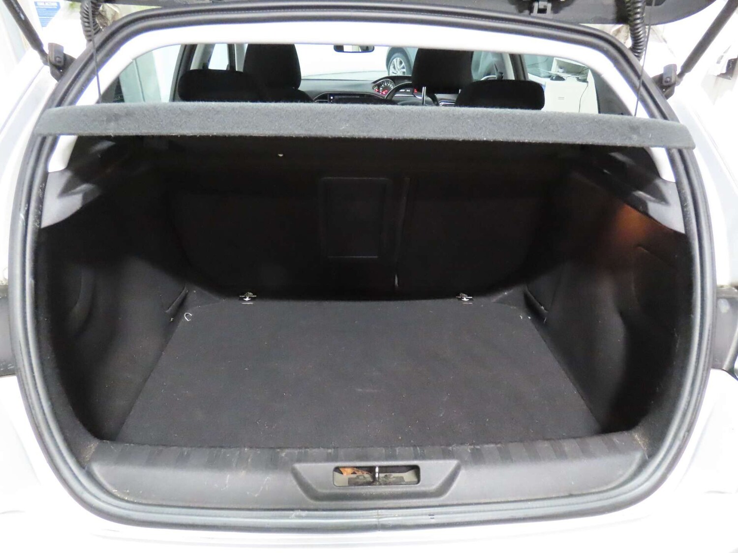 Used Peugeot 308 2015 for sale - 77742659: Photo 11