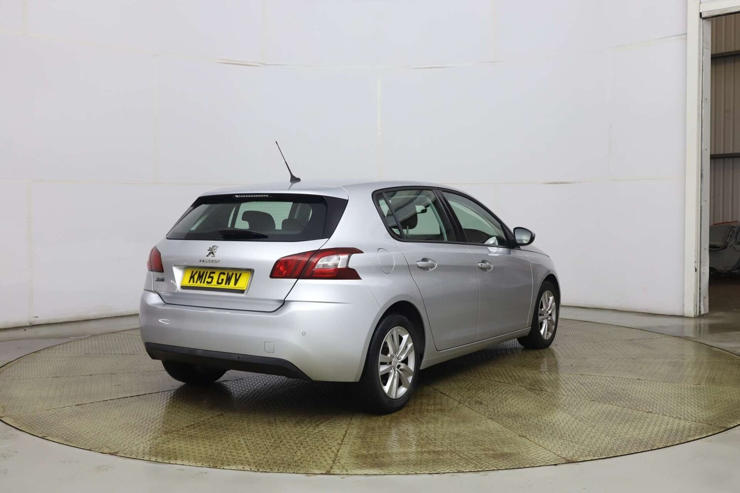 Used Peugeot 308 2015 for sale - 77742659: Photo 6