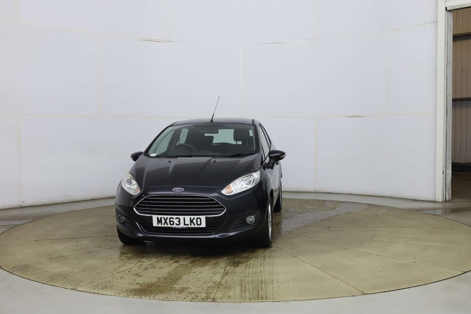 Used Ford Fiesta 2013 for sale - 77530440: Photo 2