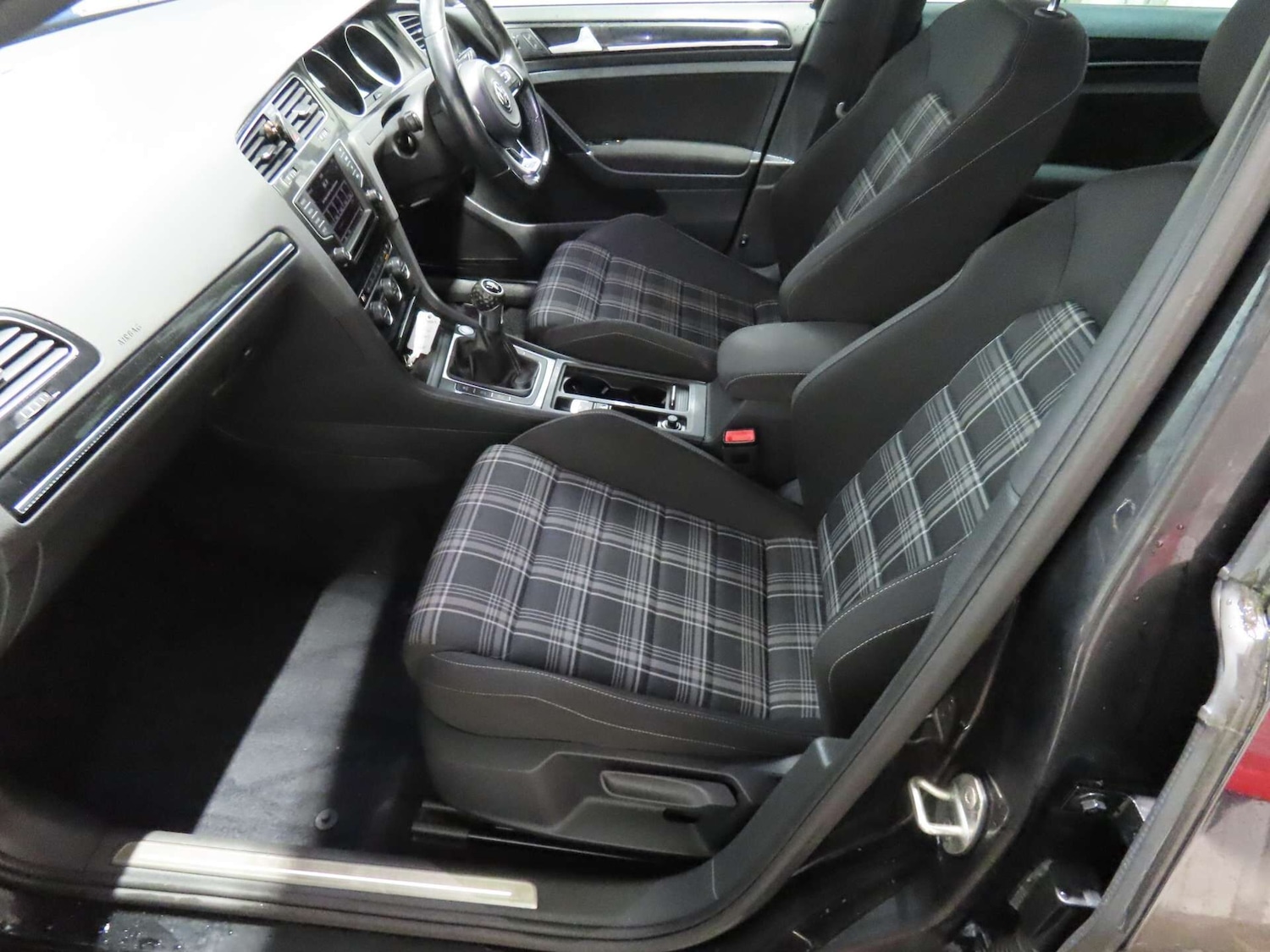 Used Volkswagen Golf 2016 for sale - 77662071: Photo 10