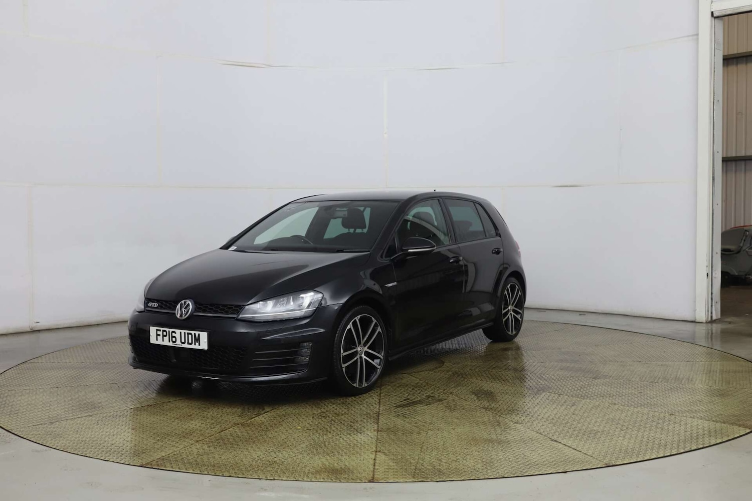 Used Volkswagen Golf 2016 for sale - 77662071: Photo 3
