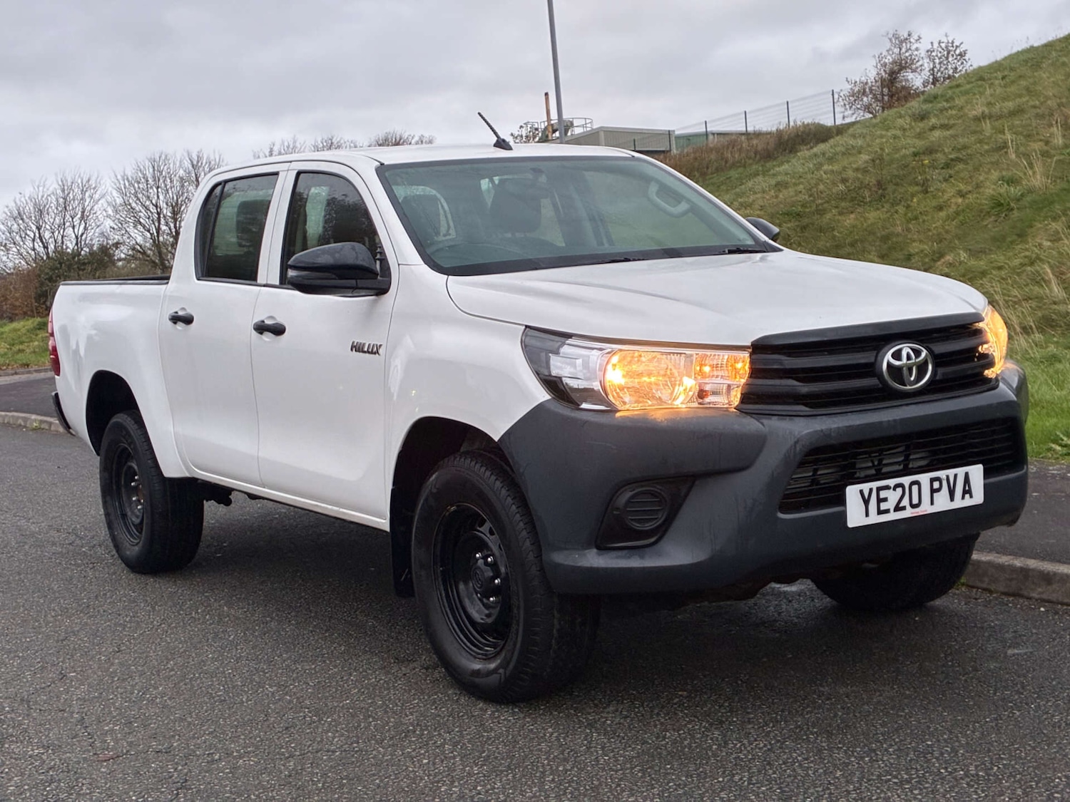 Used Toyota Hilux 2020 for sale - 76481216: Photo 1