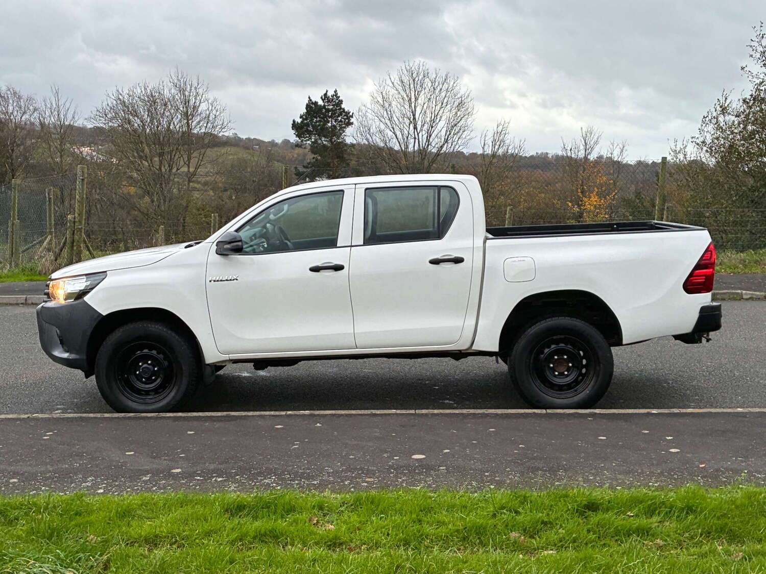 Used Toyota Hilux 2020 for sale - 76481216: Photo 4