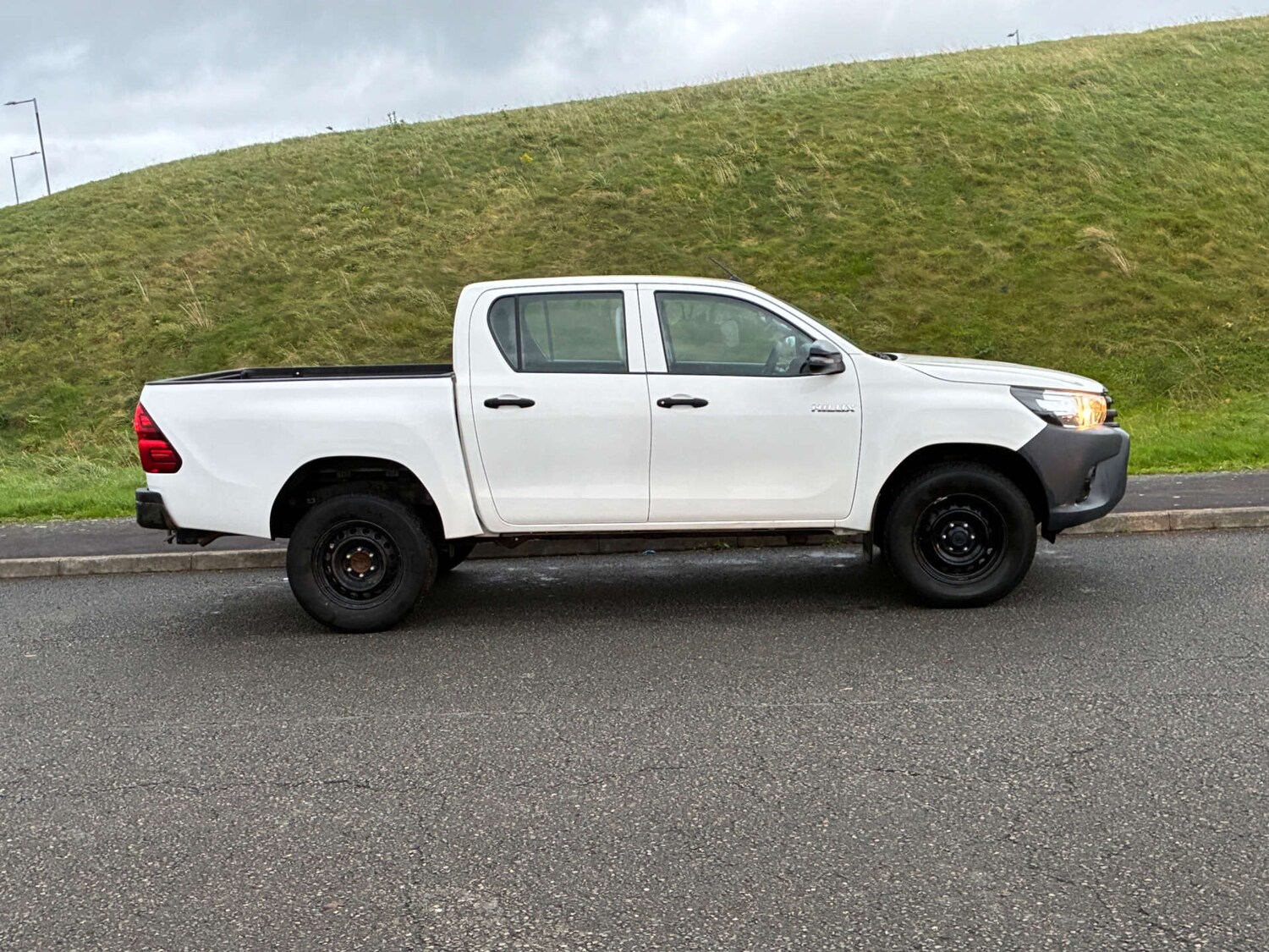 Used Toyota Hilux 2020 for sale - 76481216: Photo 8