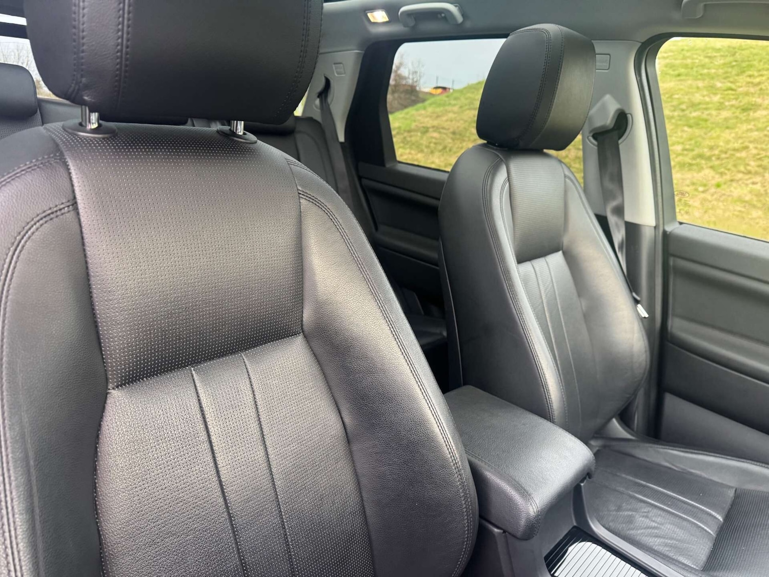 Used Land Rover Discovery Sport 2018 for sale - 76707440: Photo 8