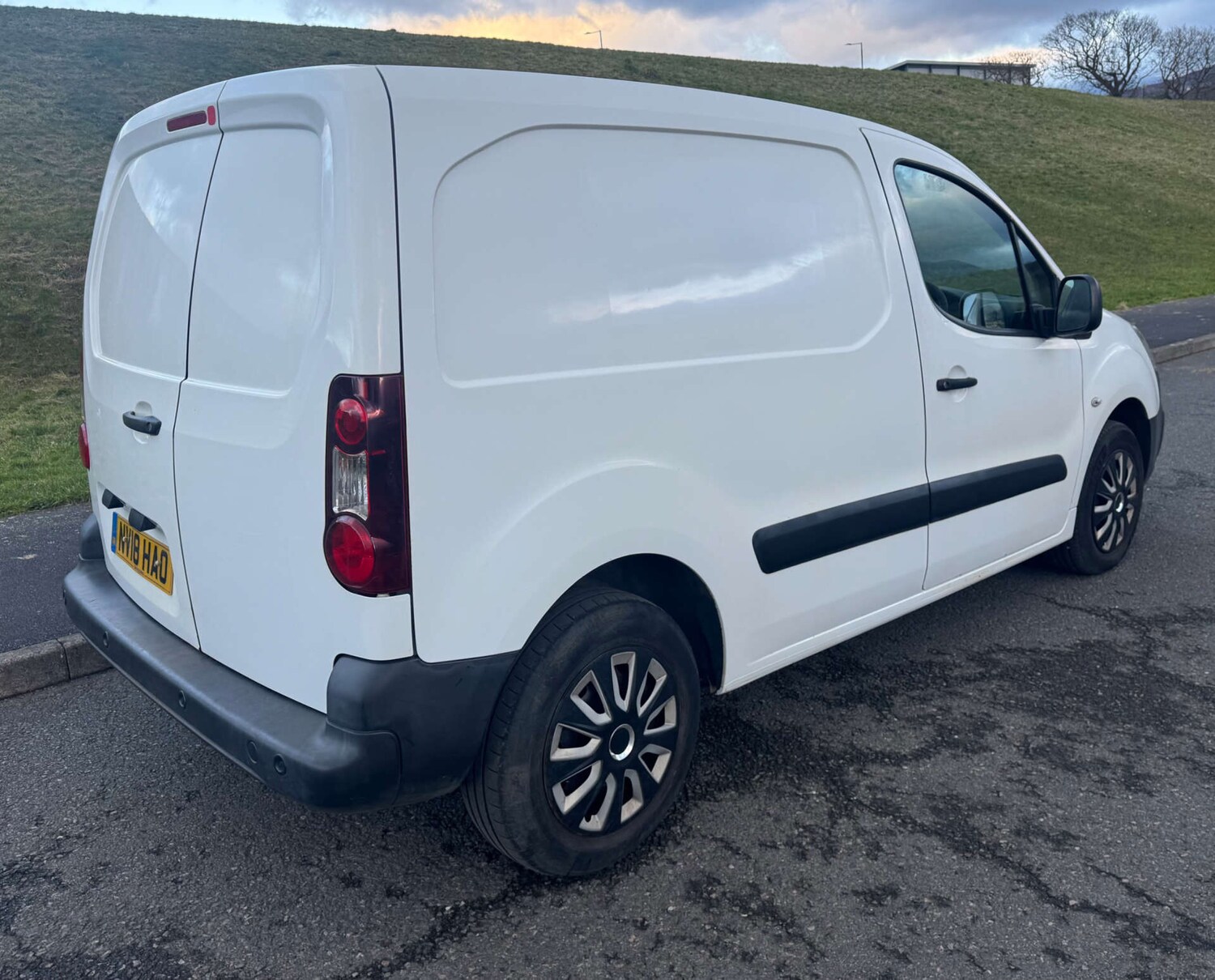 Used Peugeot Partner 2018 for sale - 77398888: Photo 4