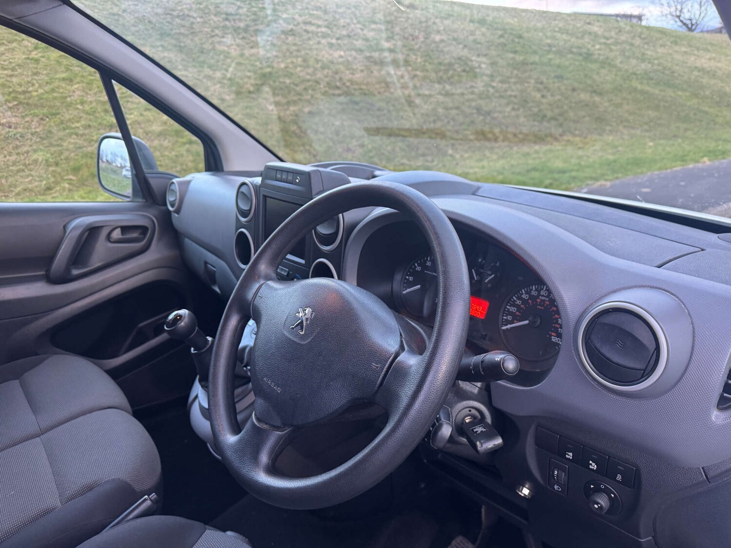 Used Peugeot Partner 2018 for sale - 77398888: Photo 8