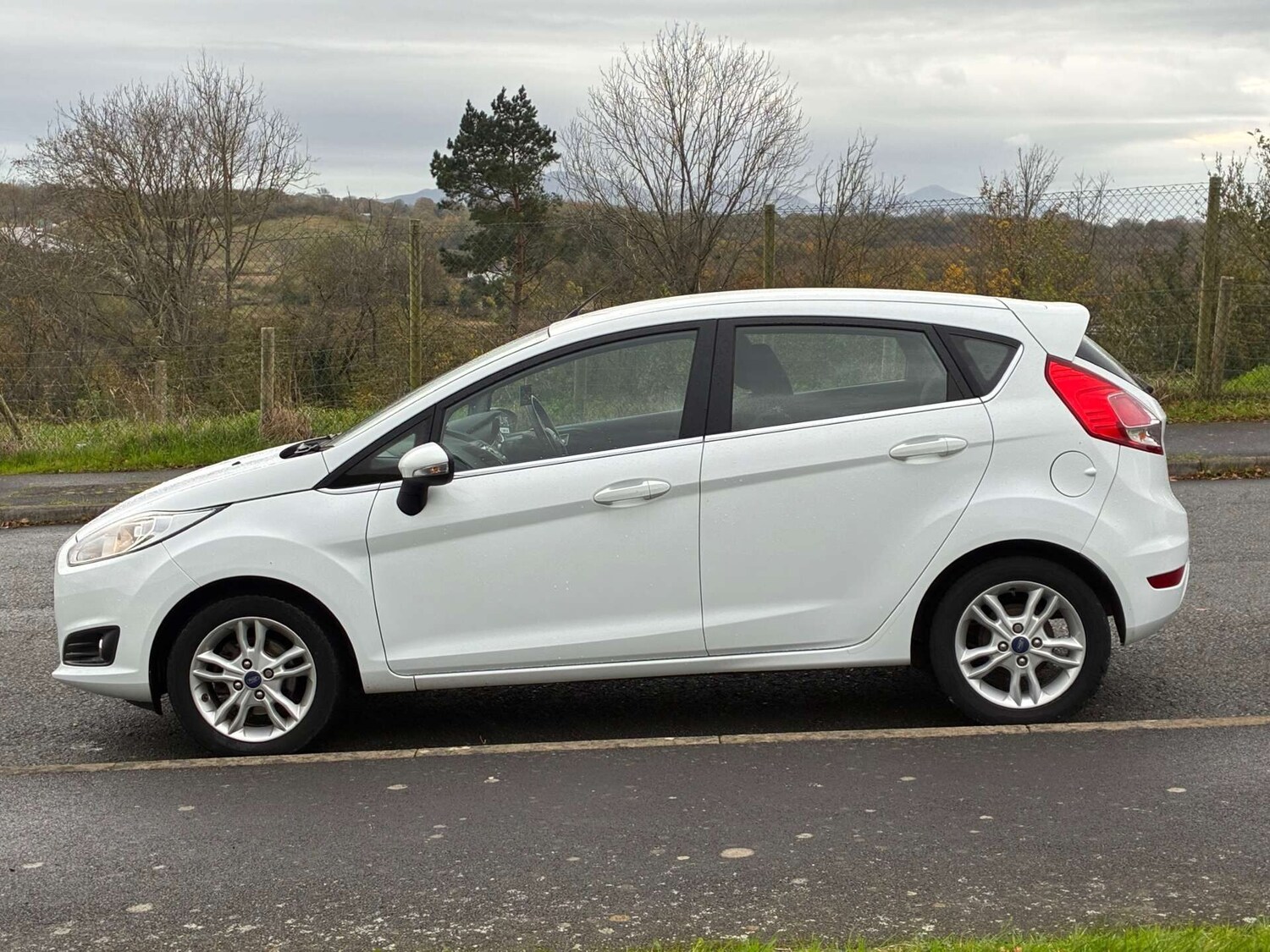 Used Ford Fiesta 2015 for sale - 76613565: Photo 4