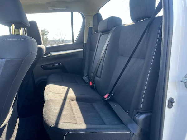 Used Toyota Hilux 2019 for sale - 74816875: Photo 11