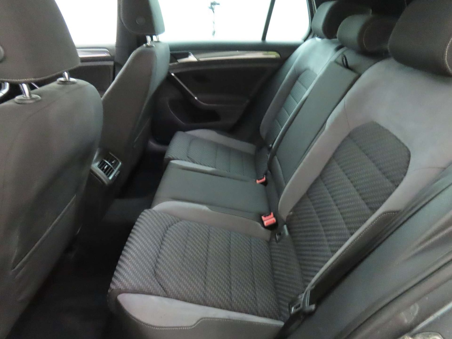 Used Volkswagen Golf 2017 for sale - 76941507: Photo 9