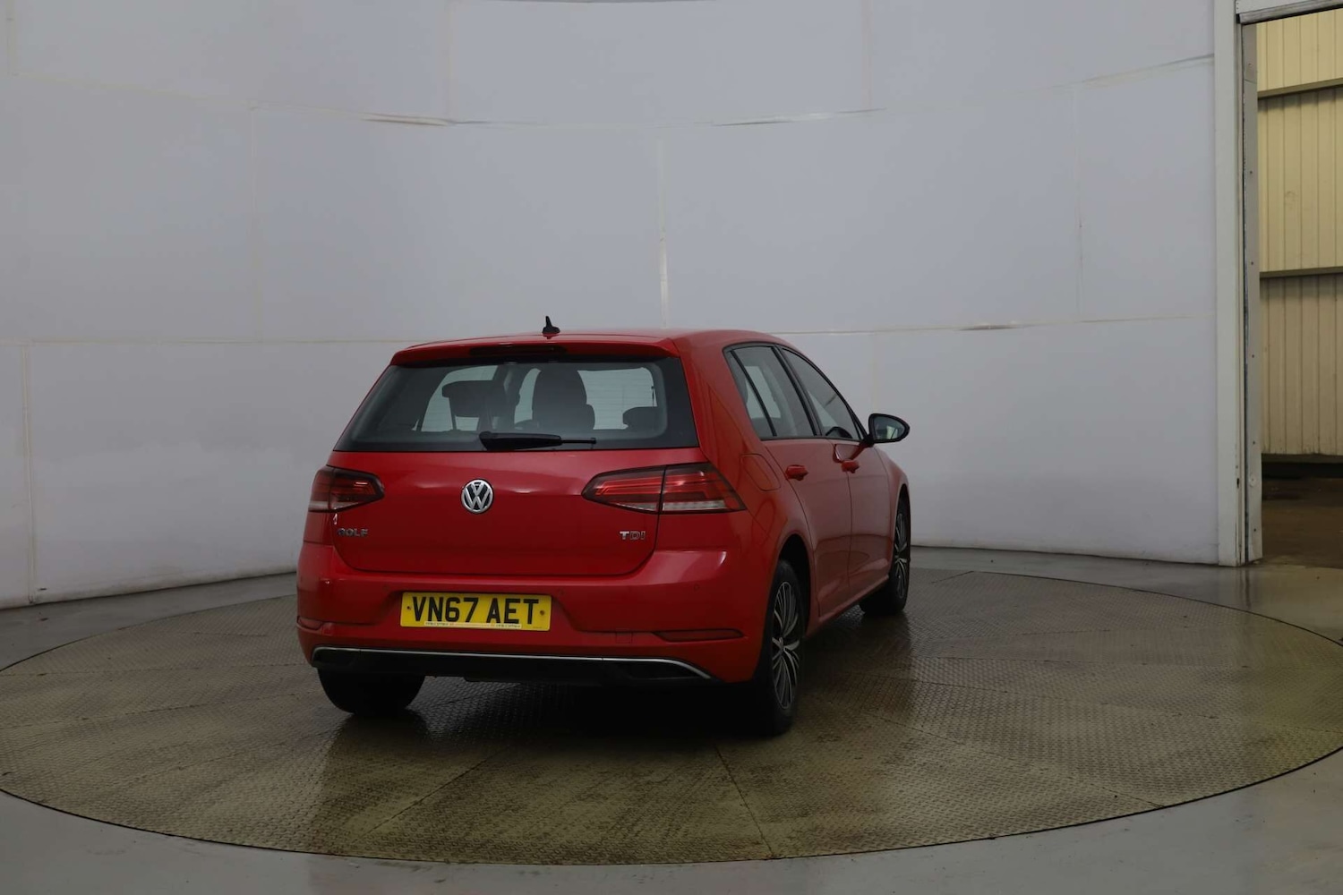 Used Volkswagen Golf 2017 for sale - 76961647: Photo 3