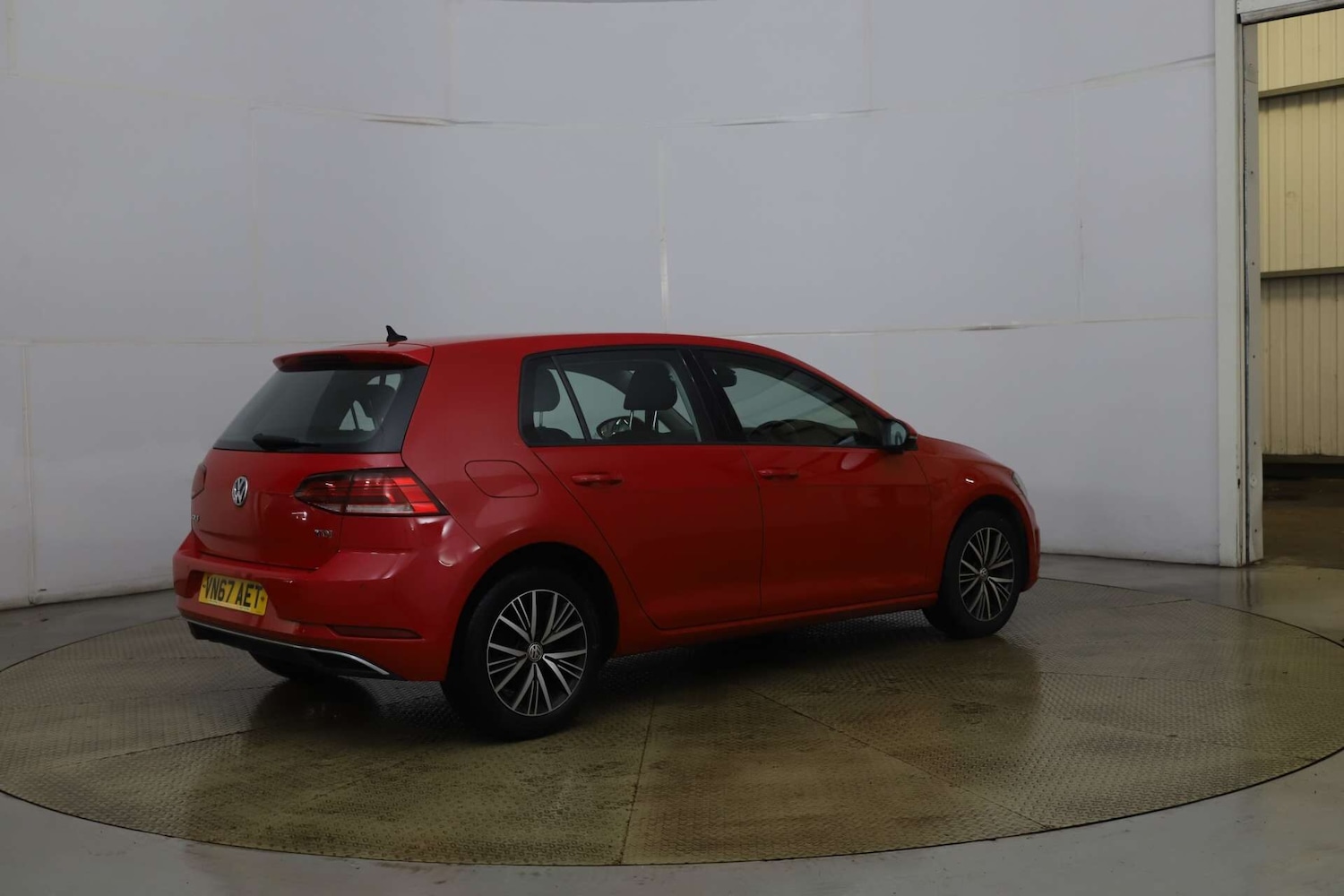 Used Volkswagen Golf 2017 for sale - 76961647: Photo 5