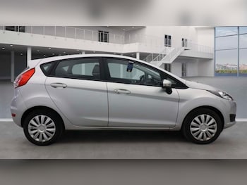 Used Ford Fiesta 2018 for sale - 77100140: Photo