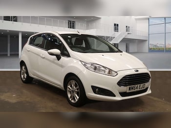 2015 - 1.25 82 Zetec 5dr