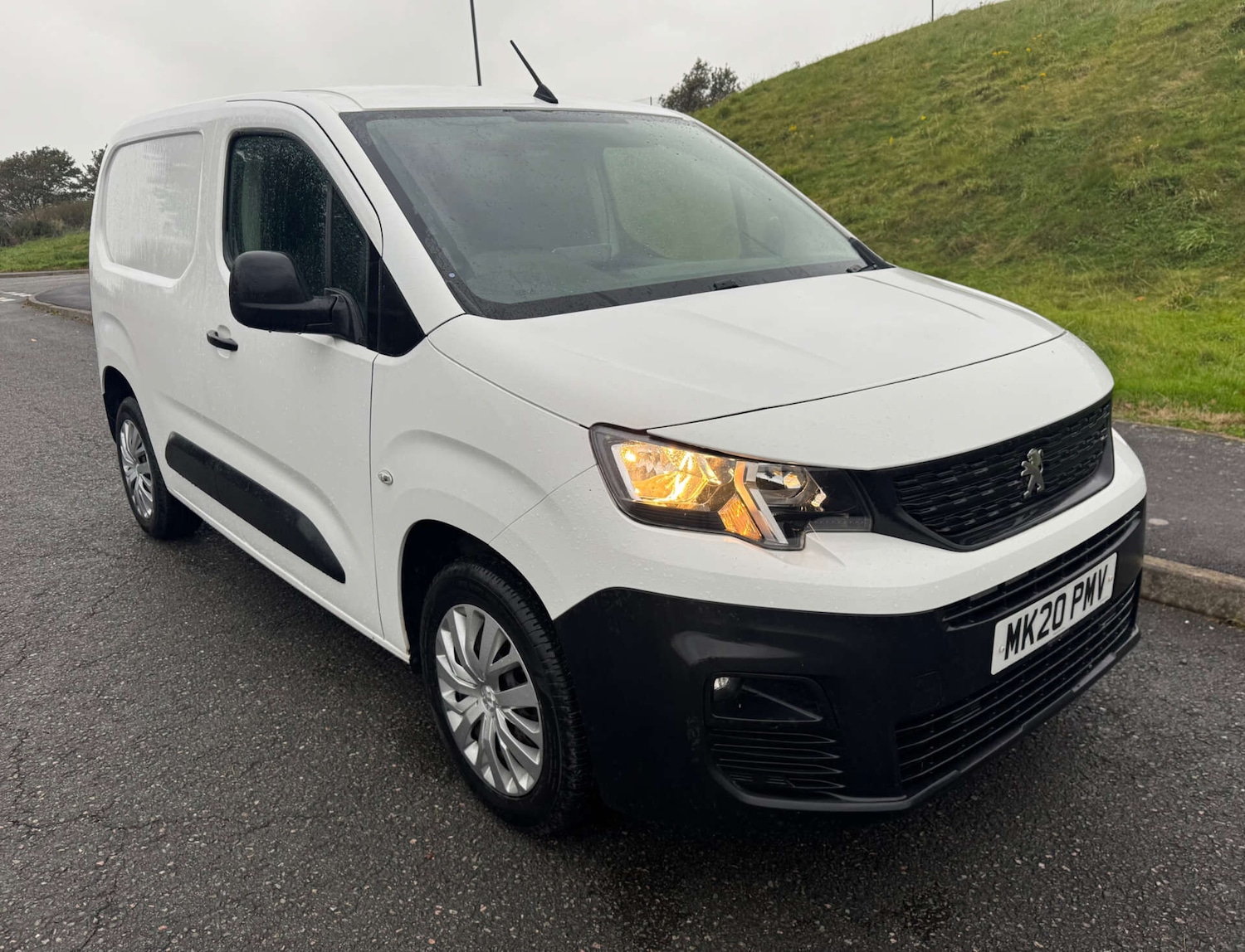 Used Peugeot Partner 2020 for sale - 76159763: Photo 1