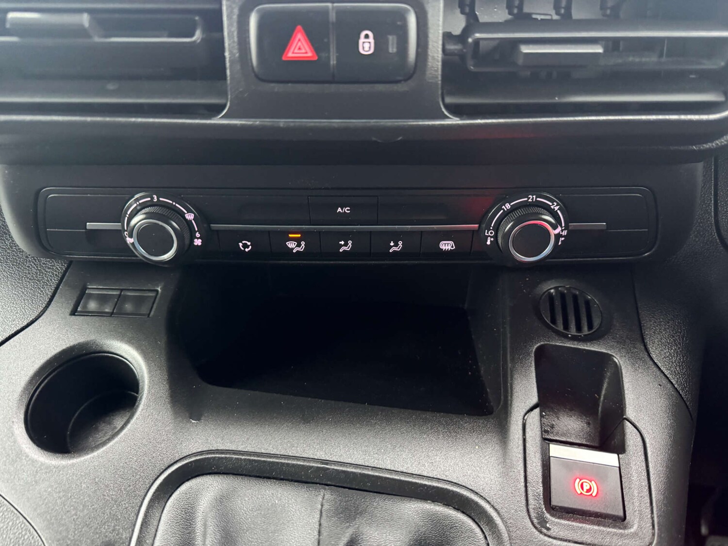 Used Peugeot Partner 2020 for sale - 76159763: Photo 14