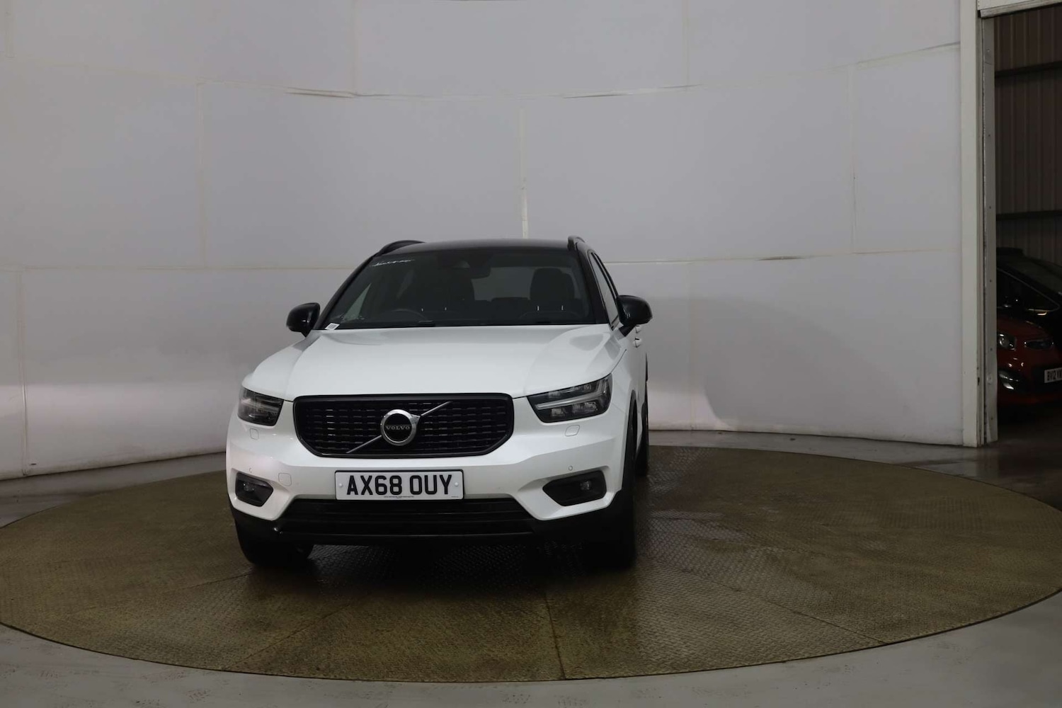 Used Volvo XC40 2018 for sale - 77459823: Photo 2