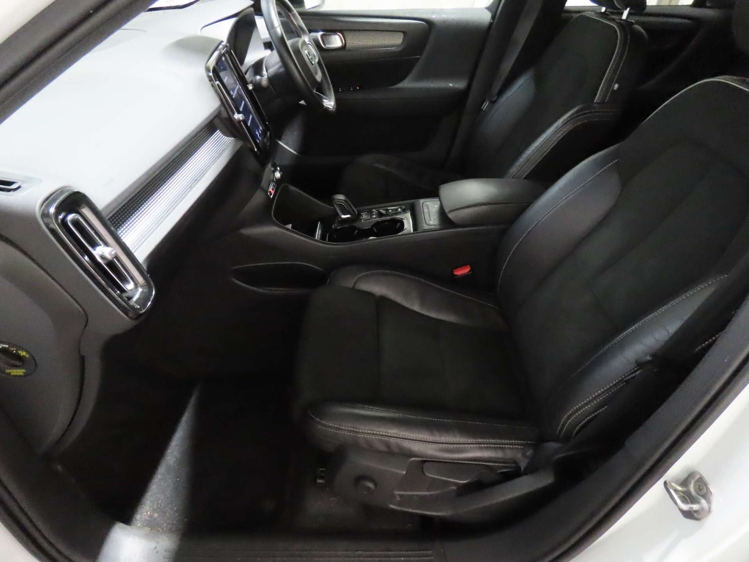 Used Volvo XC40 2018 for sale - 77459823: Photo 8