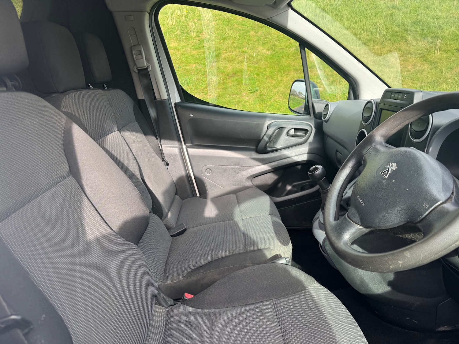 Used Peugeot Partner 2018 for sale - 76363151: Photo 8