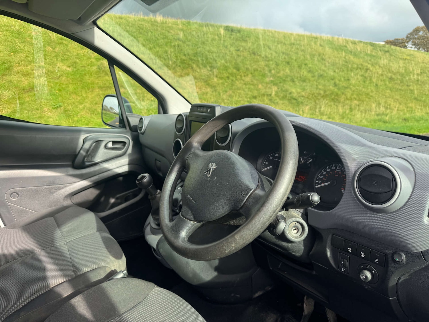 Used Peugeot Partner 2018 for sale - 76363151: Photo 9